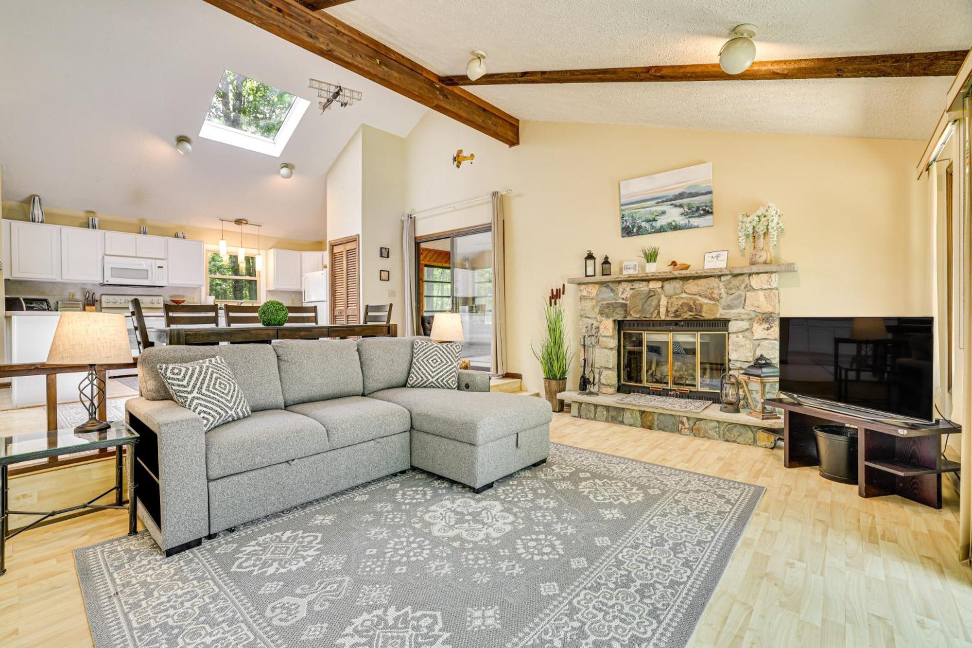 Clifton Township With Deck And Heated Sunroom! *
