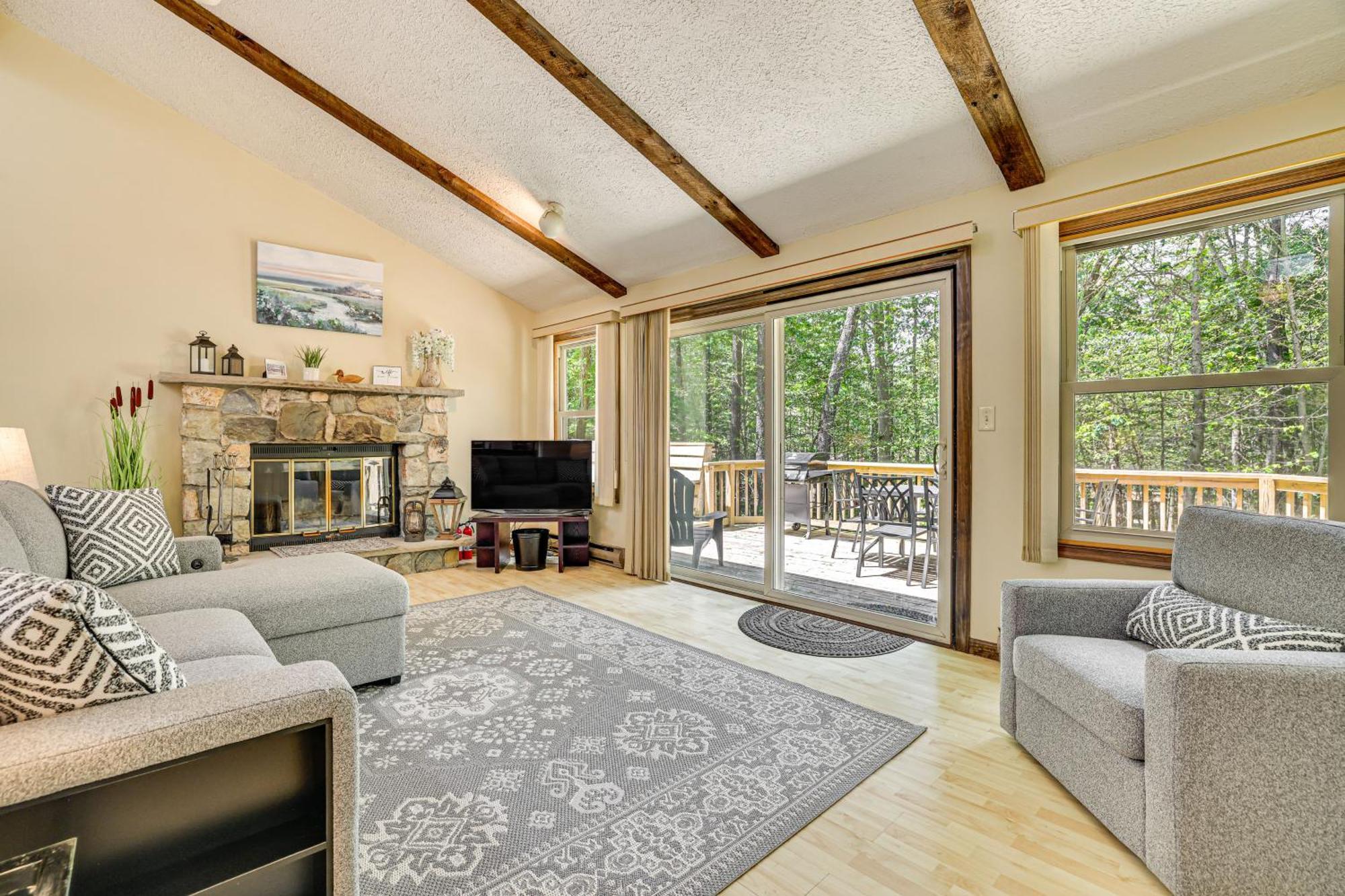Clifton Township With Deck And Heated Sunroom! *