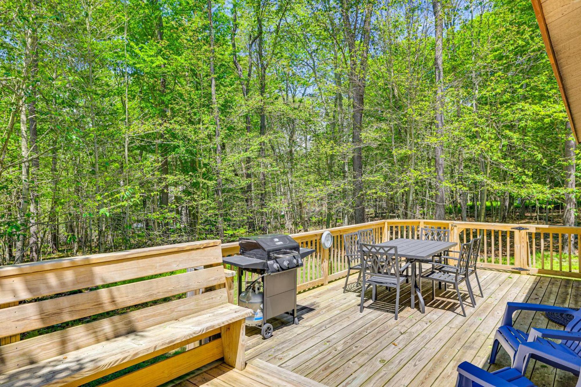 Clifton Township With Deck And Heated Sunroom! Holiday home